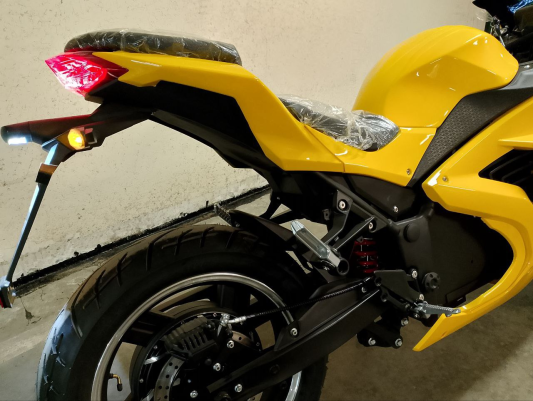 Электромотоцикл Yamaha R3